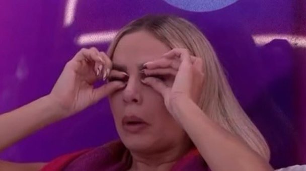 thejasmonroe's tweet photo. All jurors?…Me looking at my exit interview questions that consisted of 3 questions about Taylor, 5 about Muffingate, 10 about the “LeftOvers”and 20 about food and naming houseguests after food. #bb24 https://t.co/uYJyI8IPVV