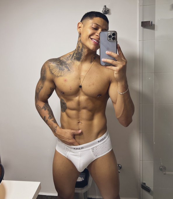 Onlineee 🔥  https://t.co/KT7FhB5edz https://t.co/5yRpVC510g<a href="/tag/online"class="tags"><span>#online</span></a>