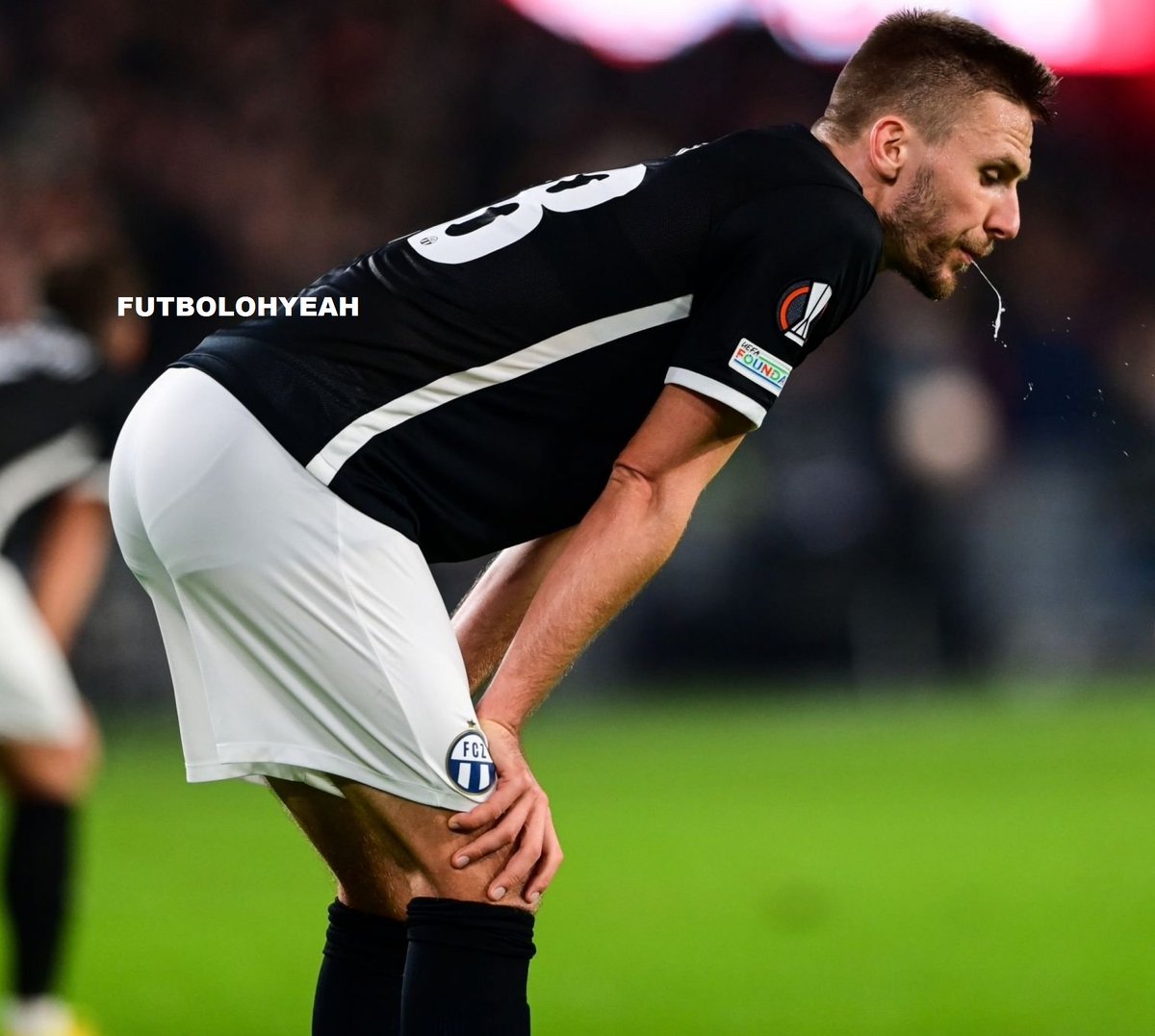 FutbolOhyeah's tweet photo. #KarolMets 🍑🔥⚽️🇪🇪 #brieflines https://t.co/kVT4t4gqWg