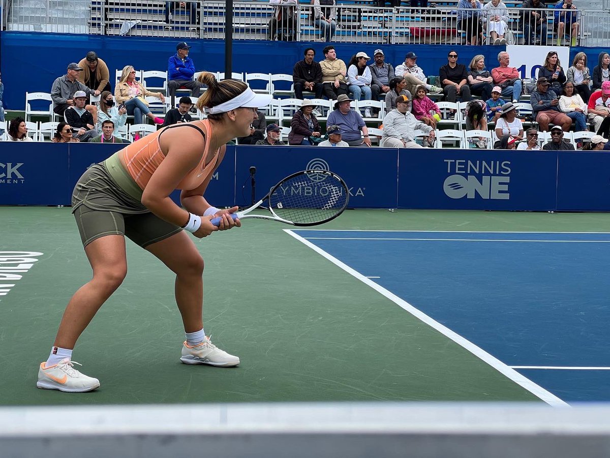 couplesdoubles's tweet photo. Amazing tennis after a rainy start ☔️ at the San Diego Open today. Iga Swiatek defeated Qinwen Zheng, and Coco Gauff pulled through for a hard-won victory over Bianca Andreescu. #tennis @WTA #couplesdoubles https://t.co/VyUw38wIS5