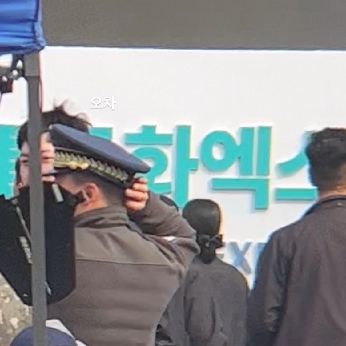 5_chaa_'s tweet photo. 221014 계룡군문화엑스포 #도운
숨은 마카롱 찾기 .. https://t.co/8wY8mqkZpZ