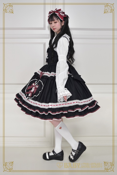 BABY_THE_STARS's tweet photo. 【#BABY新作情報】Royal academyジャンパースカート/¥37,180（税込）黒の着用イメージをご紹介♡
レースとチェックリボンの配色感が特徴的なカラーです♪エンジのお鞄や小物とコーディネートするのもおすすめです♡
https://t.co/slcV7ifAvn https://t.co/CKv2320Yq4