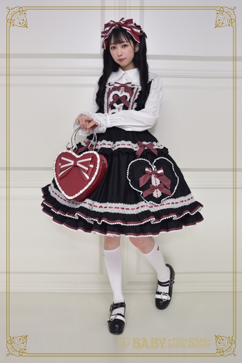BABY_THE_STARS's tweet photo. 【#BABY新作情報】Royal academyジャンパースカート/¥37,180（税込）黒の着用イメージをご紹介♡
レースとチェックリボンの配色感が特徴的なカラーです♪エンジのお鞄や小物とコーディネートするのもおすすめです♡
https://t.co/slcV7ifAvn https://t.co/CKv2320Yq4