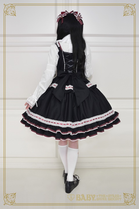 BABY_THE_STARS's tweet photo. 【#BABY新作情報】Royal academyジャンパースカート/¥37,180（税込）黒の着用イメージをご紹介♡
レースとチェックリボンの配色感が特徴的なカラーです♪エンジのお鞄や小物とコーディネートするのもおすすめです♡
https://t.co/slcV7ifAvn https://t.co/CKv2320Yq4