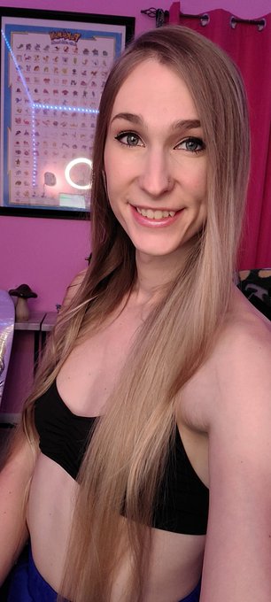 Live on https://t.co/5nfZ1ANC8C come hang https://t.co/Pl7gGqwcGa