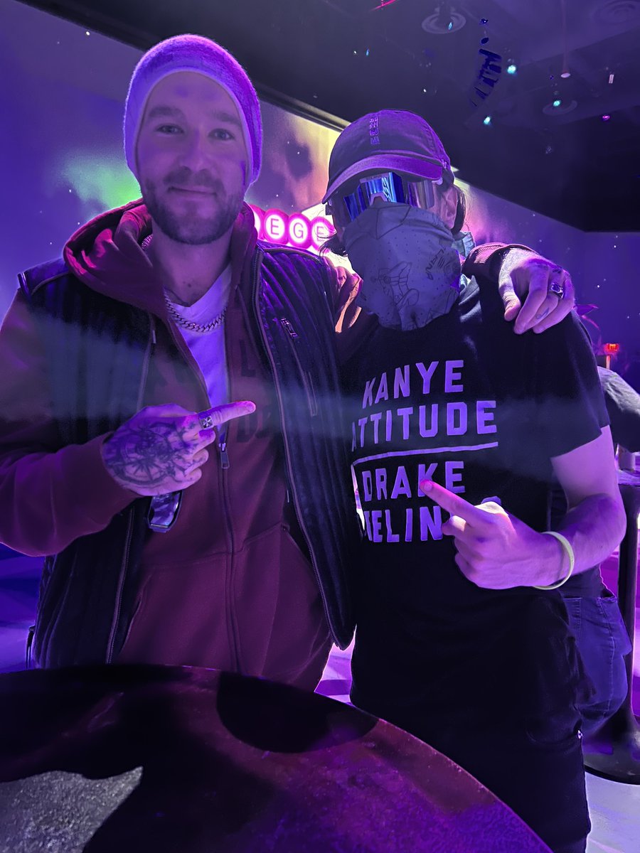 fxnction tweet media