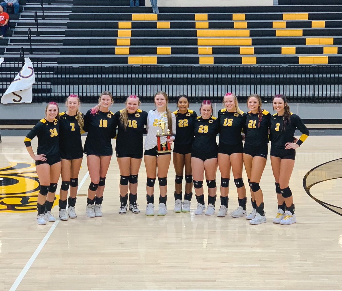 You are Looking at the 2022 🏐
4A Region 9 AREA CHAMPS!!!!!!!!!!!!
Congratulations Ladies! We are so proud of you! 💛
Let’s Go Jackets!!!!! 🌟🌟🌟🌟
Next stop regionals!