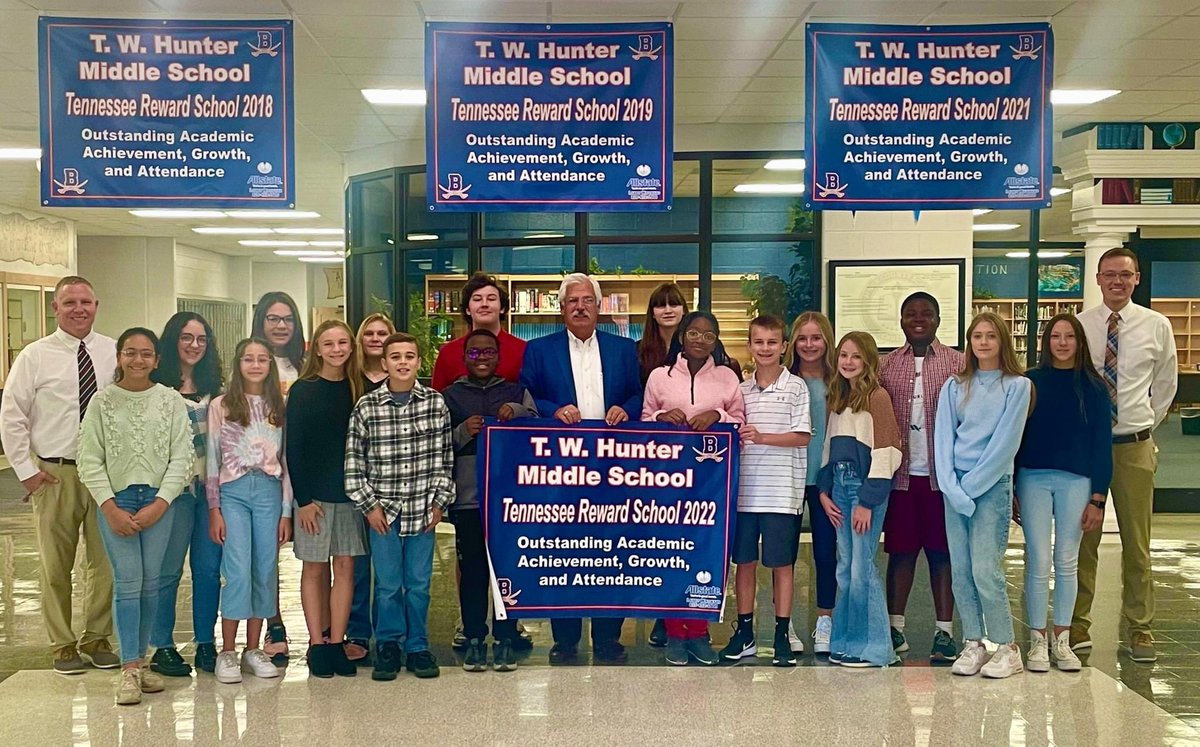 Thank you Larry Maynard with Maynard Insurance for donating our fourth consecutive Reward School banner to celebrate the hard work of students and educators! We are proud of our community’s commitment to educational excellence! #GoBucs #RewardSchool