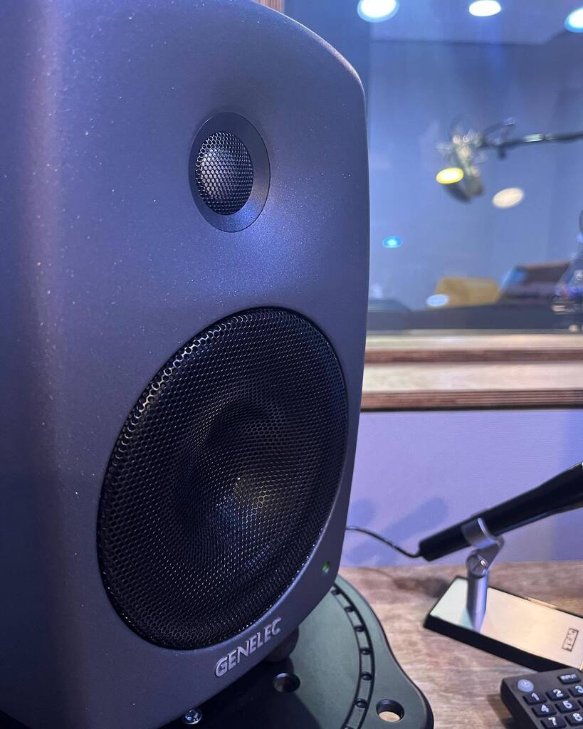 We’re hosting a super fun IN PERSON Video Game Workshop this Saturday with <a href="/taletellervo/">Michael Orenstein</a> Still a couple of seats left. Head over to realvoicela.com to grab your seat 🎙🎙🎙

#realvoicela #volife #voiceover #voiceovers #voiceoverlife #vocoach #vo… instagr.am/p/CjrSaWMLKmD/