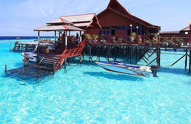 Infowisata_202's tweet photo. Pulau Maratua Kalimantan Timur Pulau Terluar Indonesia yang Eksotis.Dapatkan informasi selanjutnya hanya di web kami https://t.co/XQCk6AzM6i
#wisataindonesia #Infowisataonline #izigo #iwon  #wisatakalimantan  #pulaumaratua #pulaumaratuaisland #pulaumaratuaresort #pesonaalam https://t.co/NbCf6luHDn