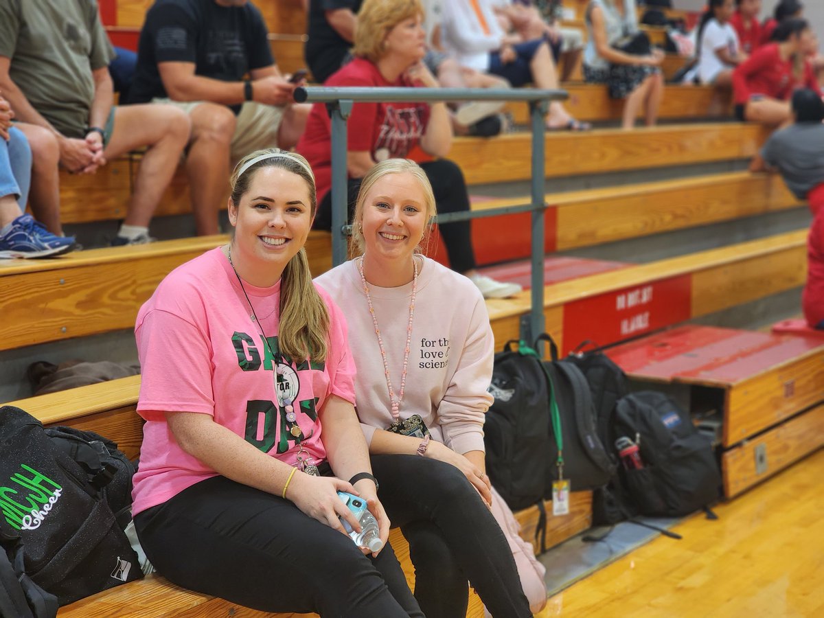 KoachGreen's tweet photo. #ChompChompCancer @MCJH_Athletics Lady Gators #PinkOut https://t.co/rHyiwcL9L3