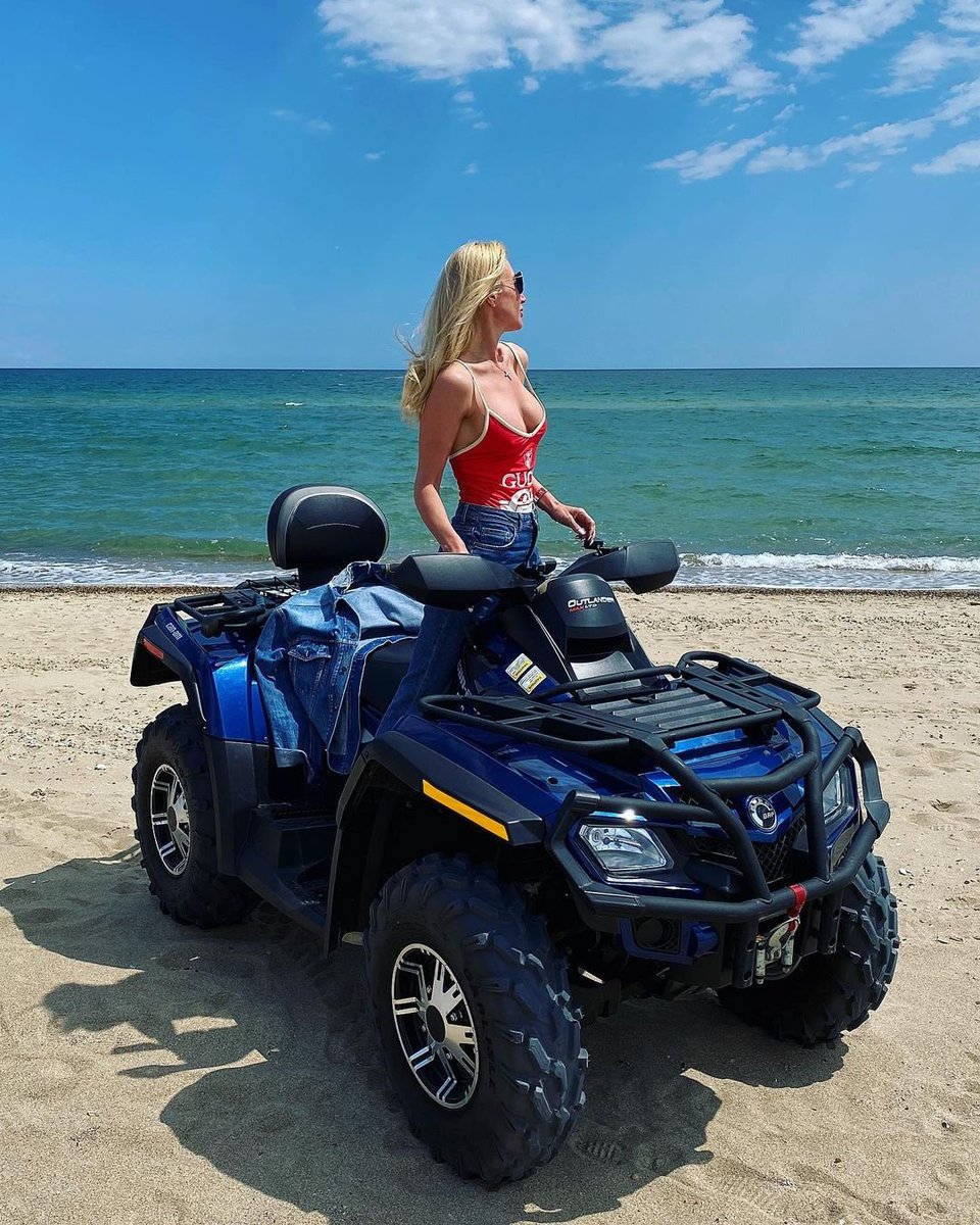 Love the beach, love walking on the beach