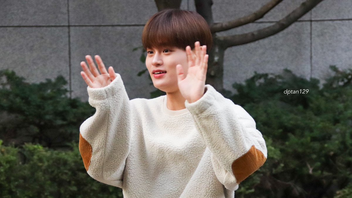 dptan129's tweet photo. 221014 뮤직방크 출근

 #이대휘  #LEEDAEHWI 
#AB6IX   #에이비식스 https://t.co/4dbednvopY