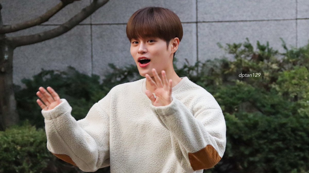 dptan129's tweet photo. 221014 뮤직방크 출근

 #이대휘  #LEEDAEHWI 
#AB6IX   #에이비식스 https://t.co/4dbednvopY