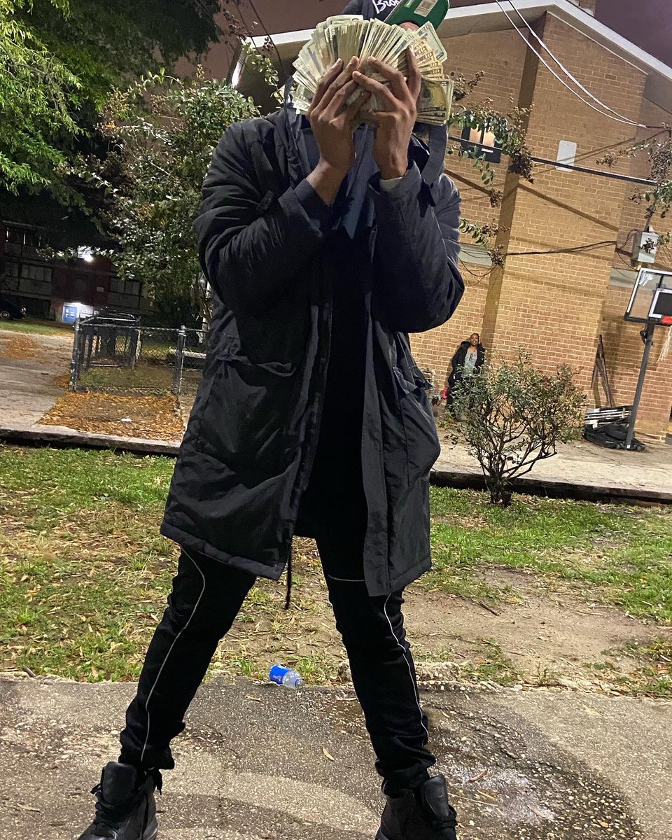 __FreeTowers's tweet photo. CASH RULES EVERYTHING AROUND ME …. CREAM 💰♻️🧠‼️ #LLSTUNNA #SlayWitMe #4Devin https://t.co/Kg36jP12st