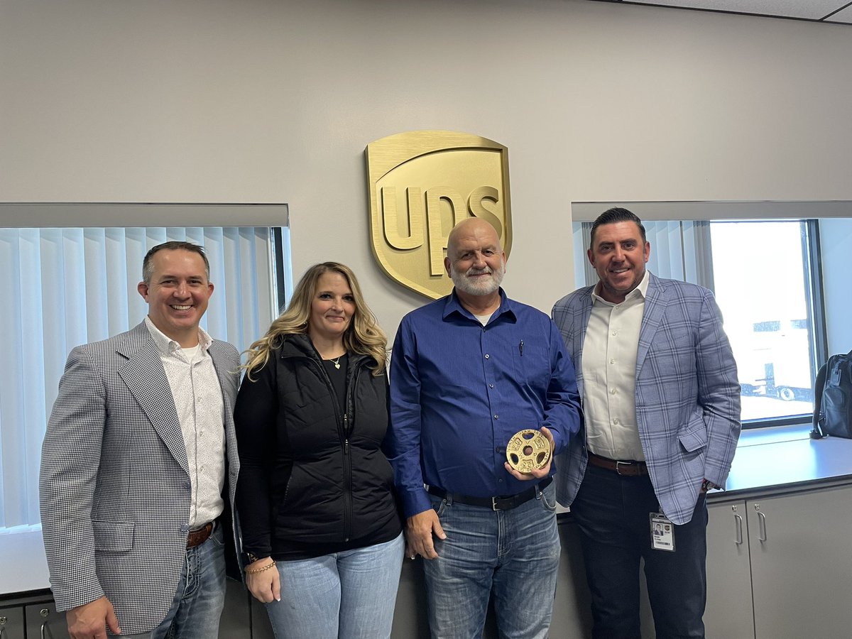 Great day celebrating what good looks like!  #1 Team in the country celebrating our MVP’s and ready to crush Peak 2022! <a href="/ExperienceUPS/">Experience UPS</a> <a href="/scott_bremerman/">Scott Bremerman</a> <a href="/NP_UPSers/">Northern Plains</a> <a href="/CP_UPSers/">Central Plains</a> <a href="/RedRiverUPSers/">Red River UPSers</a> <a href="/NorthCalUPSers/">NorthCalUPSers</a>