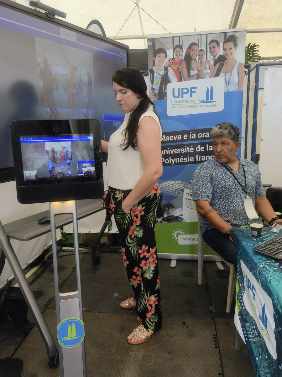 guichard_sophie's tweet photo. 4è éd. #Tech4Island Summit #Polynésie 🚩L'équipe @univpf présente innovations numériques &amp; pédagogiques🚩 Visite #VR #comodal #hybridation #ArchipelsConnectés👉+ sur https://t.co/epIy95vrXD 👉 collaboration av @EducationTahiti @pierrebeust
 #DGESIP #outremer #campusconnectes https://t.co/m0JpRuKGVl