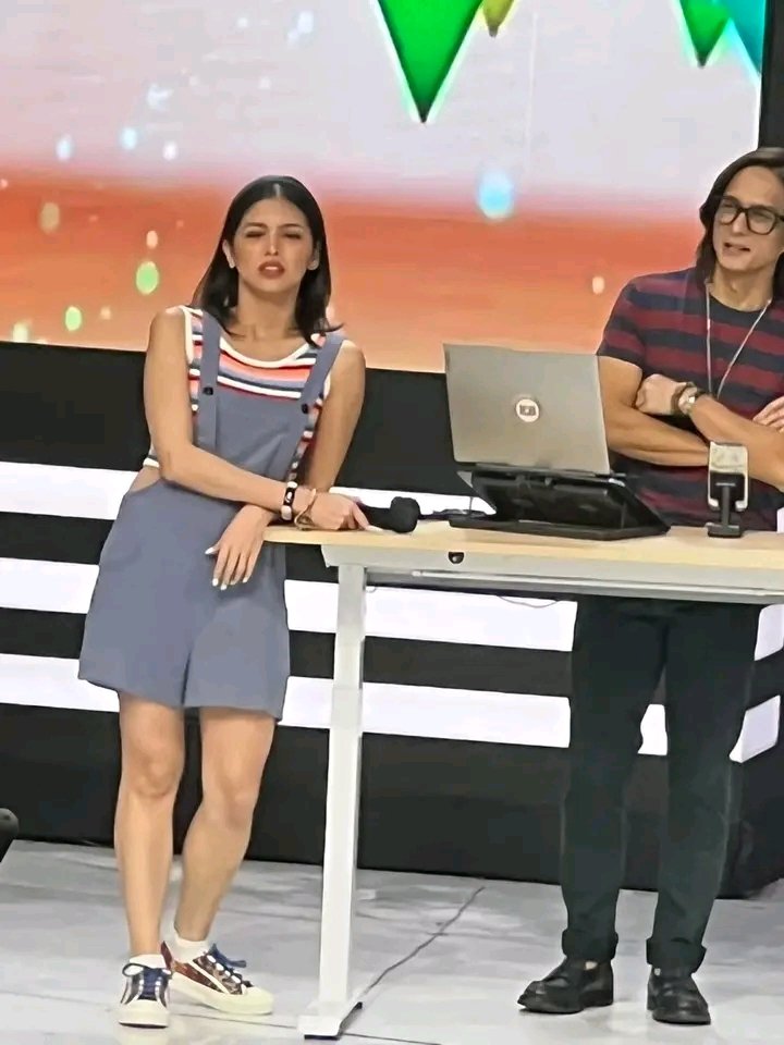 jcndfeed's tweet photo. @mainedcm #MaineMendoza https://t.co/YkOD8bNhVN