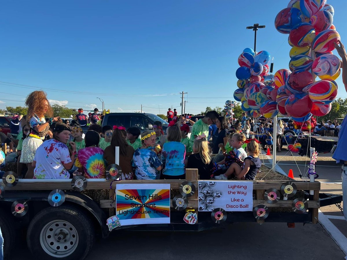 Seven Hills and Prairie View Student Lighthouse Teams enjoyed sharpening the saw together at the NHS HOCO parade!