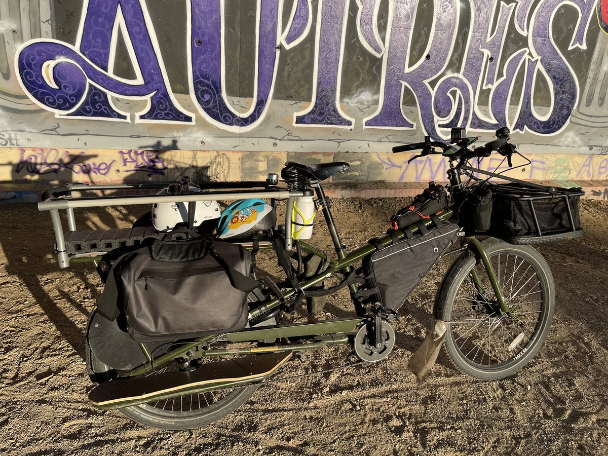 Rustfull's tweet photo. @CousinLex @FoxTerrier @CyclisteUrbain @Narno En cherchant bien, on en trouve… j’ai équipé le #YubaMundo d’un antivol de cadre d’un antivol de cadre AXA pour pneu large.
Ça m’a demandé beaucoup de recherches et un peu d’adaptation. https://t.co/64MIE3JZ42