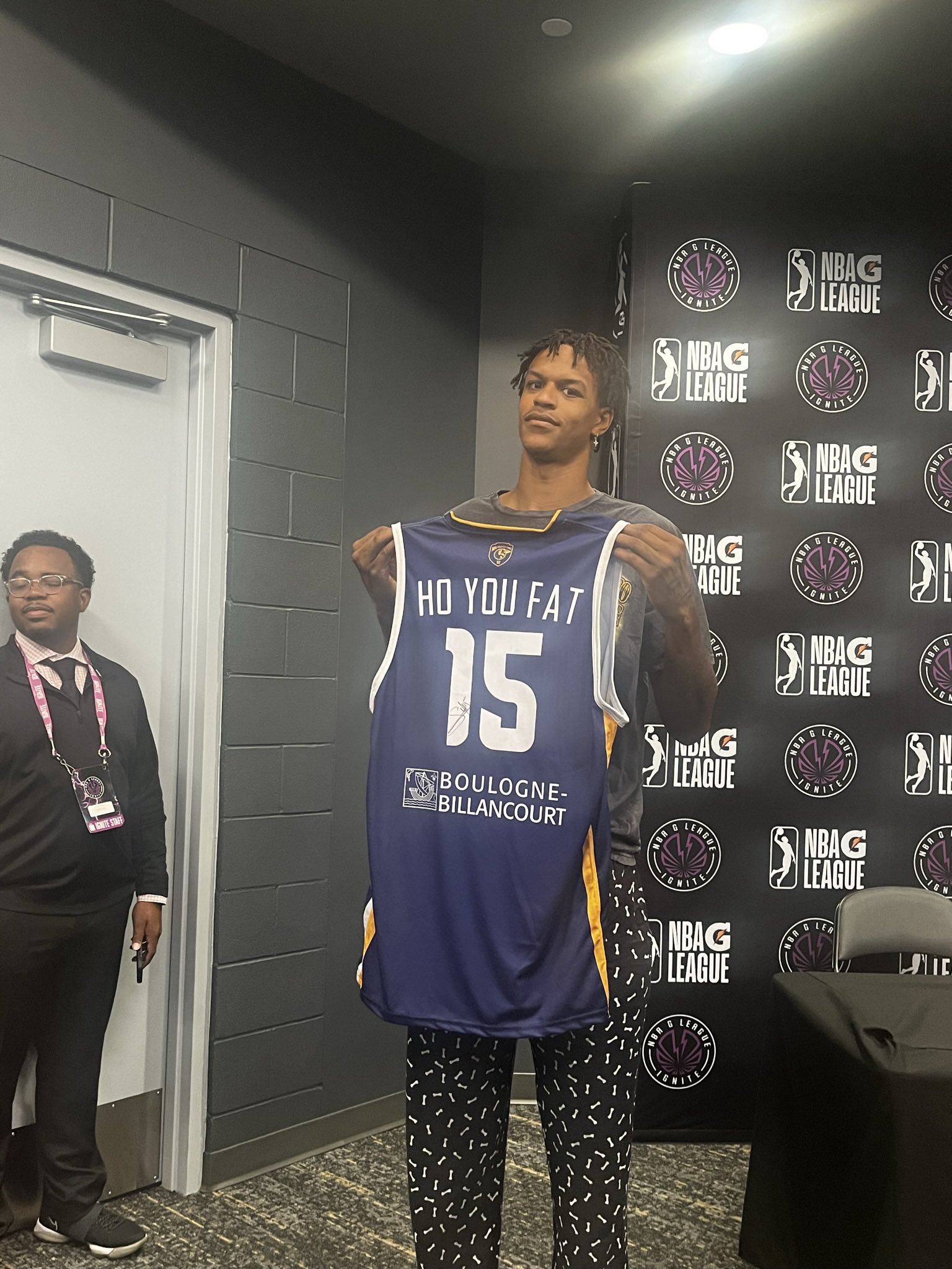 FanDuel Sportsbook on X: Shareef O'Neal said he's selling this Steeve Ho  You Fat jersey for 3 BILLION on  💀 (via @JeremyWoo)   / X