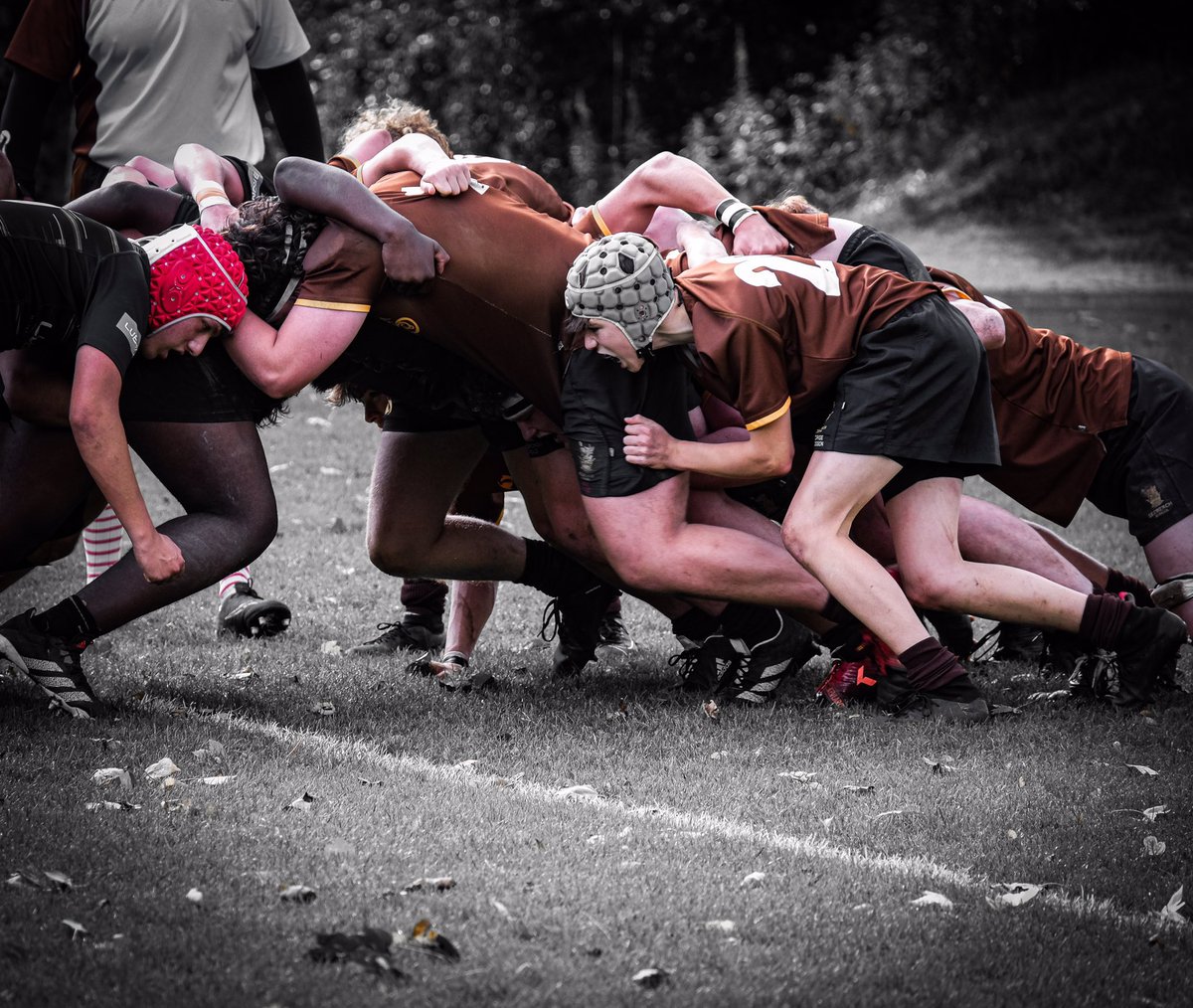 Love this pic of Kingfisher George giving his all at scrum time! Brilliant. <a href="/TheBrownSSFC/">Sedbergh School FC</a>