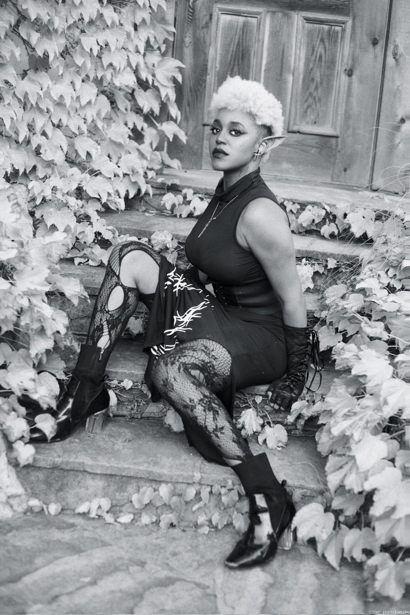 XcusMycharisma's tweet photo. I'm super late to the #BIPOCVampDay trend but that's okay cause I still served
πΈ; @the_pipsqueeak #Model #AmateurModel #FreelanceModel #ANTM #NoButSeriously #SomeoneHireMe https://t.co/V1WymfPy5H