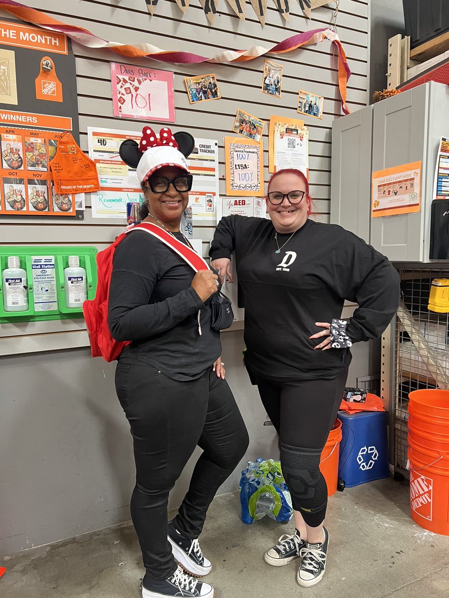 SharksBri8's tweet photo. Inventory Day at #0642. Black out with Disney for positive vibes on our inventory numbers. Miss @MarieTremble1 and I repping Disney. #D50 #PacNorthProud #HomeDepot #livingtheorangelife https://t.co/s1nYyLXs8y