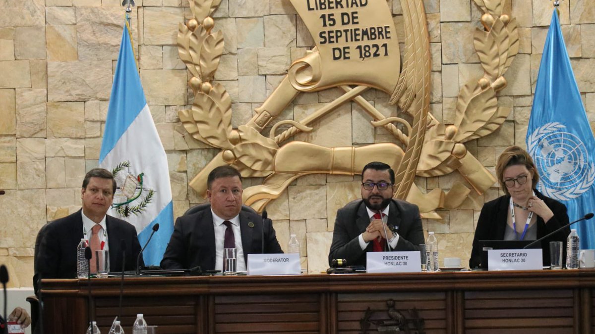 LuisaWorks's tweet photo. En la 2da sesión de #HONLEA @CRIMJUST_UNODC @DiegoQuinteroUN presentan Intercambio de información de inteligencia para actuar y las plataformas de cooperación regional para facilitar el intercambio de información 🌐👮‍♂️⚖️ https://t.co/LsF9q58lUk