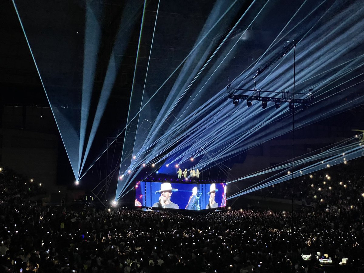 noemiprous's tweet photo. Backstreet Boys. Barcelona #DNAWorldTour2022 #BackToThe90s https://t.co/ay3JhpgHJ4