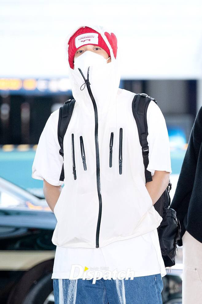 dkzones's tweet photo. #도겸 Departure for BE THE SUN in Manila https://t.co/p8HCzqZIo5