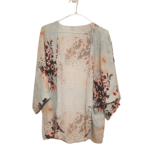 SecondhandTfd's tweet photo. So good I had to share! Check out all the items I'm loving on @Poshmarkapp from @H_Casey90 #poshmark #fashion #style #shopmycloset #johnnywas #coach #unbranded: https://t.co/eVZNCvTiSv https://t.co/jX0zwqad2I