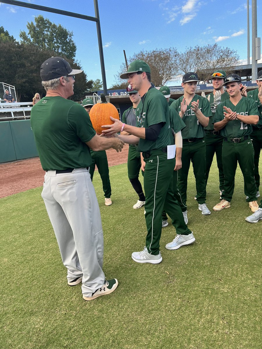 Presentation of the PFL regular season trophy to the Green team with a record of 5-0-1! 

#saddleup