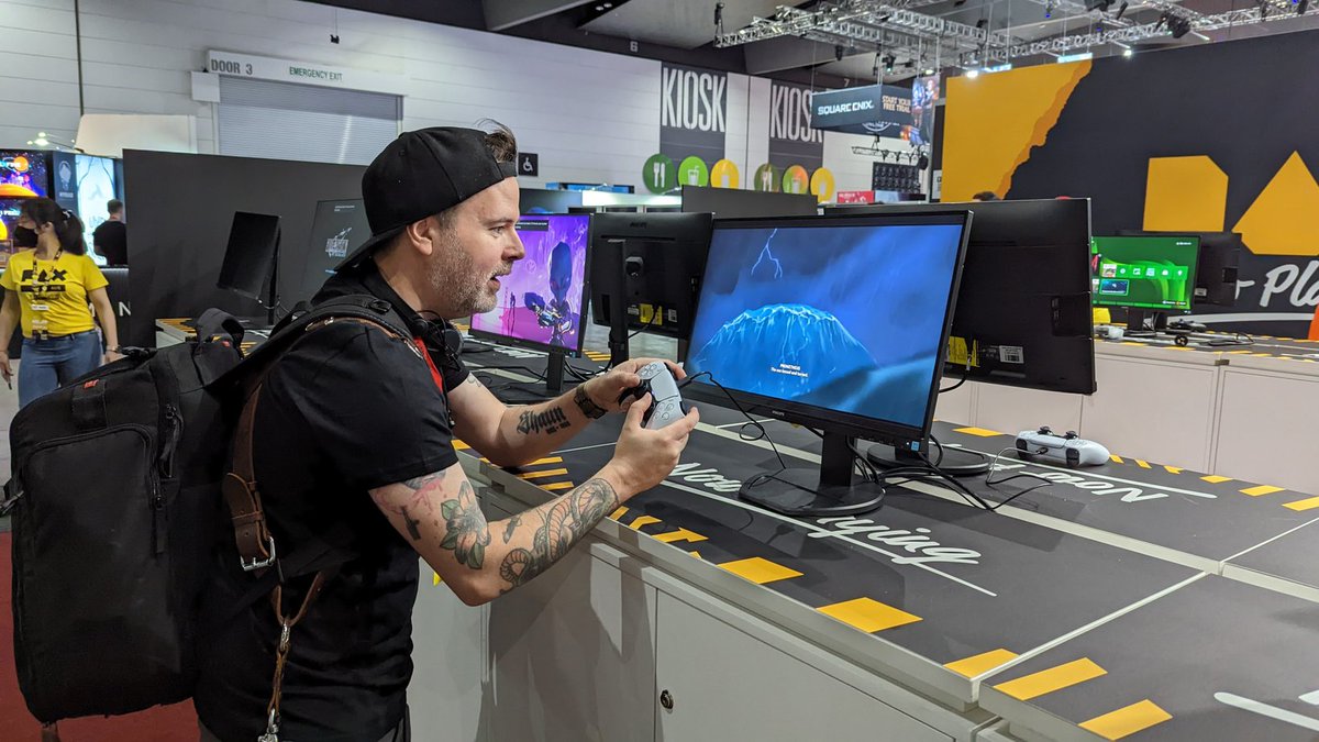 KamiKazilik tweet media