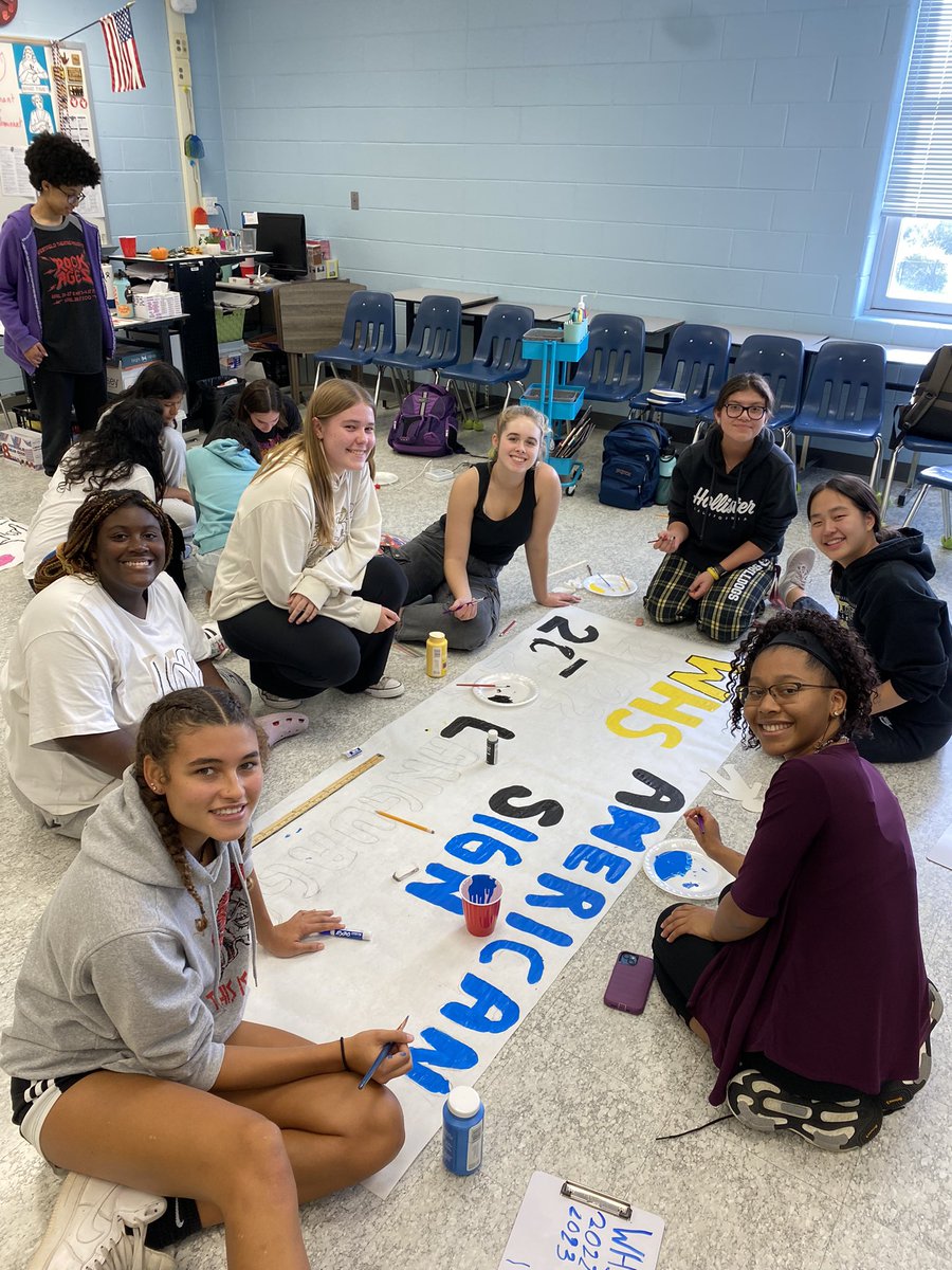 ASL_WHS's tweet photo. The @westfield_hs ASL Club was hard at work today making Homecoming Parade banners and posters! @westfieldaslhs https://t.co/OE1sI4t0QC