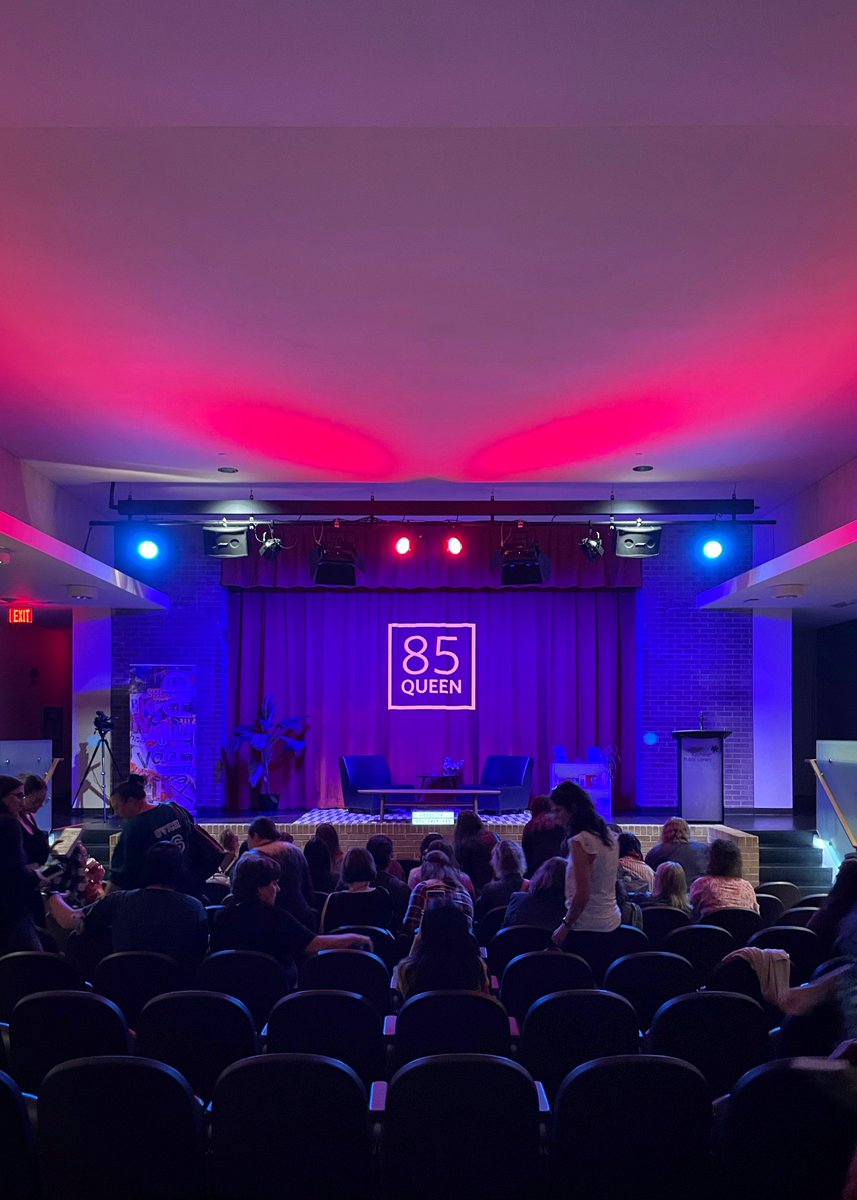missesthe9Os's tweet photo. Waiting for Fredrik Backman (@backmanland) at #85Queen! #TheWinners https://t.co/jZvyaA4ZJD