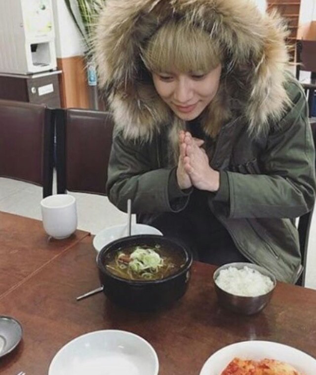 SHINeeating's tweet photo. ✨🙏✨ https://t.co/UmJU5YI1ha