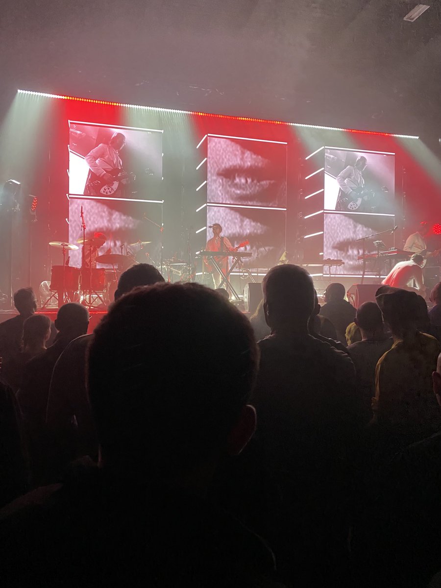 FiSarjeant's tweet photo. #spitfirebird with ⁦@PSB_HQ⁩ tonight in Inverness. Great show https://t.co/OmGzP6fd2y
