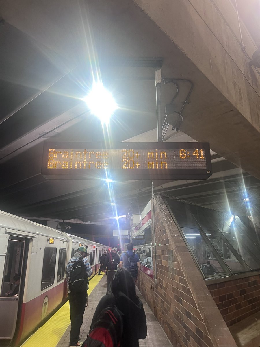 stown44's tweet photo. @MBTA in what world is this okay? https://t.co/1c0BI3gHXg