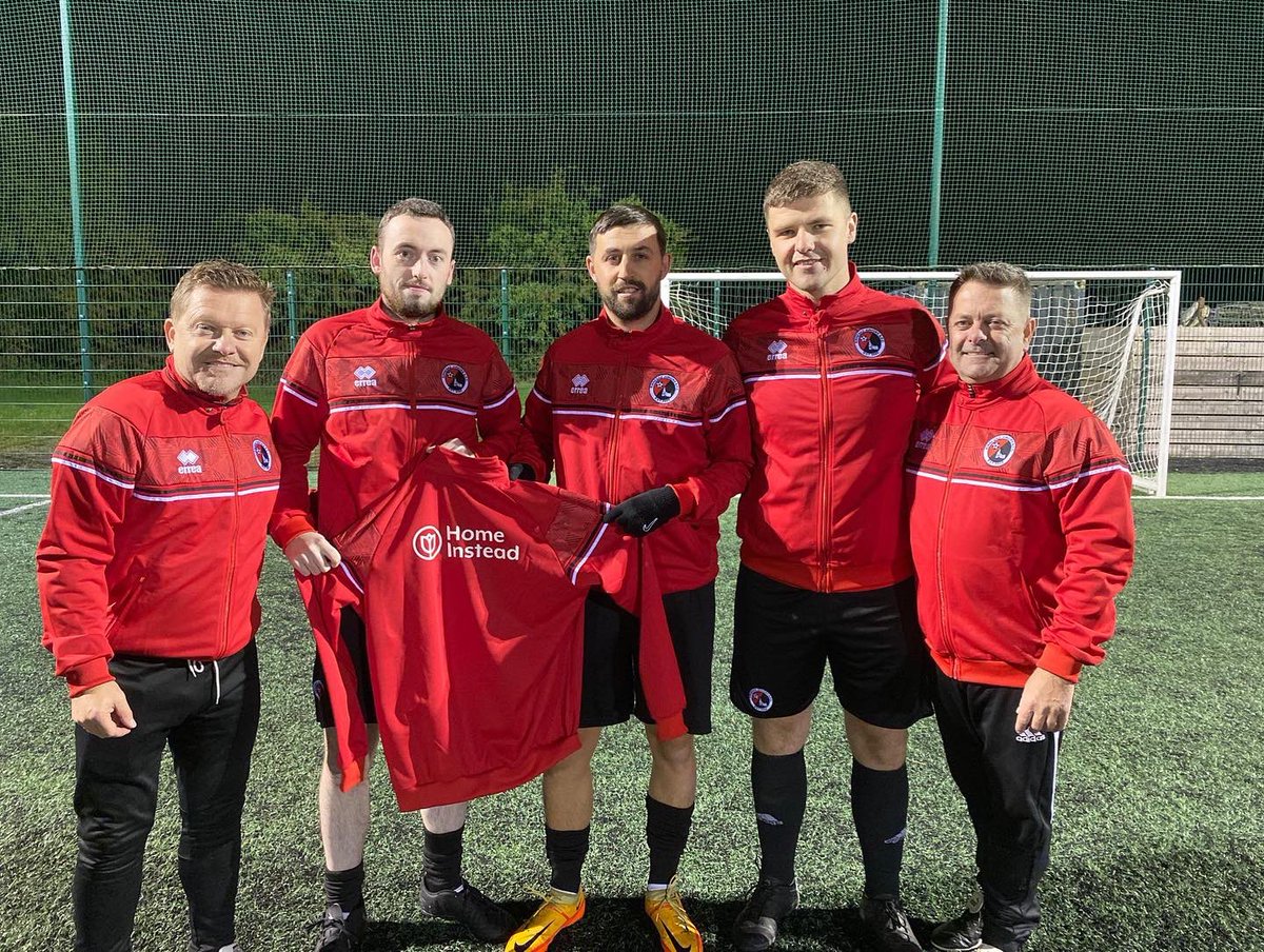 Kinnegadjuniors's tweet photo. A very big thank you to Home Instead and Kinnegad’s own Rory Fagan for organizing the generous sponsorship of our senior men’s team!
The team trained tonight in their new training gear courtesy of Home Instead’s sponsorship! 
Greatly appreciated Home Instead! @homeinstead https://t.co/1PcuZAUMGe