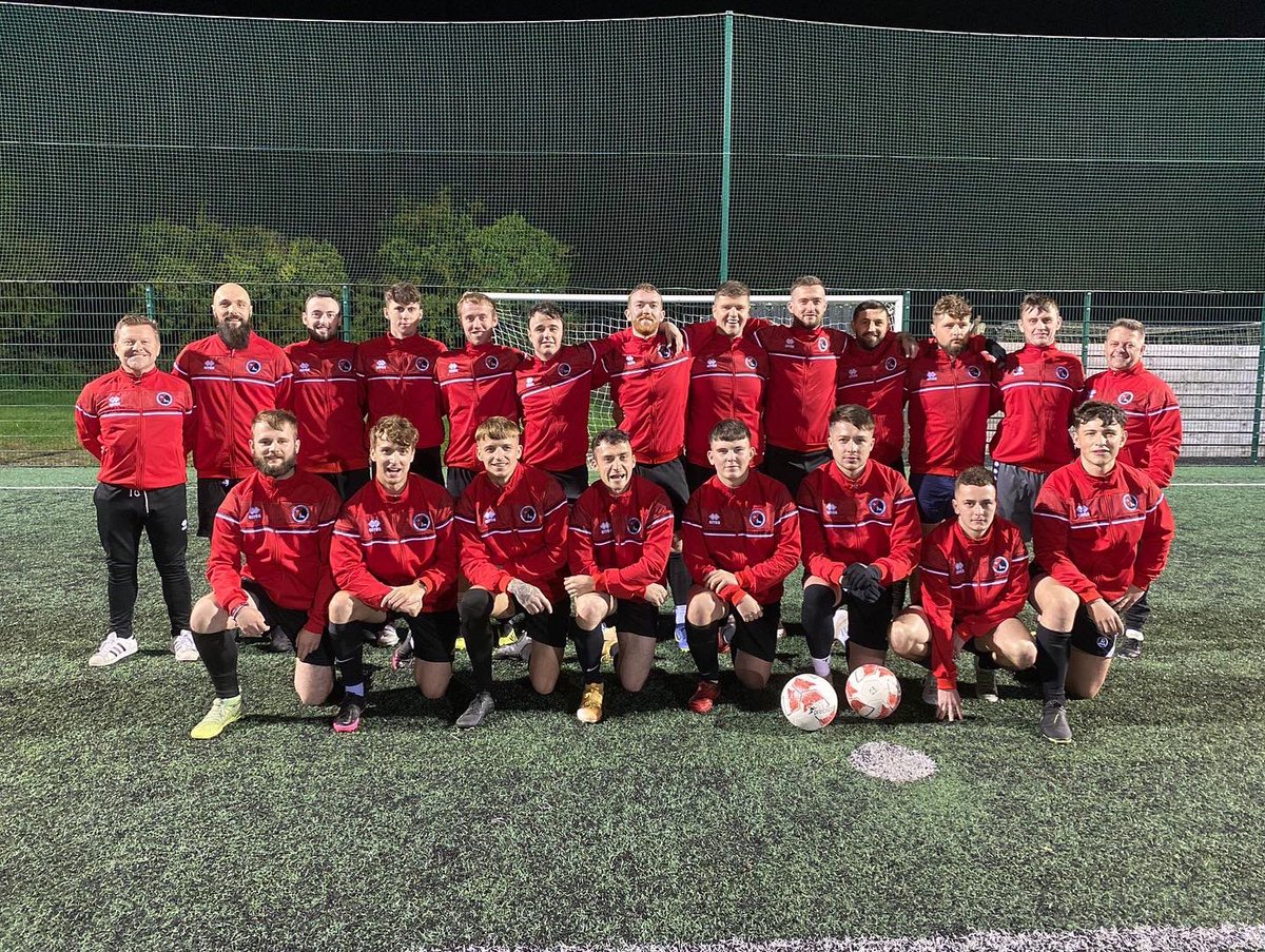 Kinnegadjuniors's tweet photo. A very big thank you to Home Instead and Kinnegad’s own Rory Fagan for organizing the generous sponsorship of our senior men’s team!
The team trained tonight in their new training gear courtesy of Home Instead’s sponsorship! 
Greatly appreciated Home Instead! @homeinstead https://t.co/1PcuZAUMGe