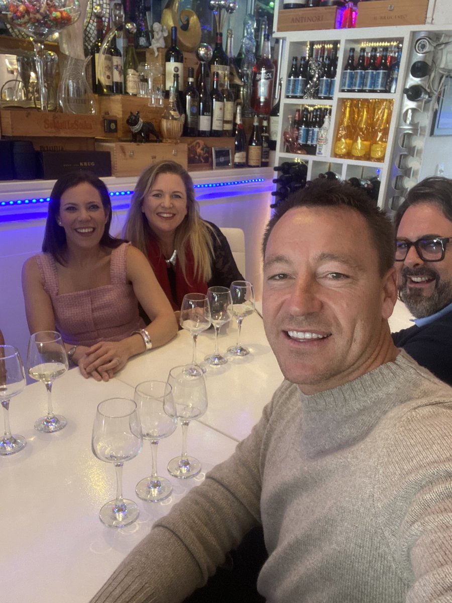 Making new friends…<a href="/JohnTerry26/">John Terry</a> #footballandwine #greatwines #stillaliverpoolfan