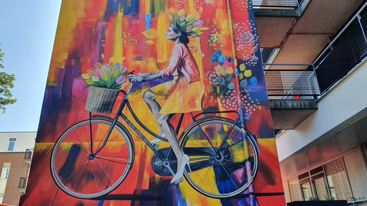 The_DutchWay's tweet photo. @pekkatahkola Recent (2022) #bicycle-themed mural in Ridderstraat, Rotterdam. https://t.co/QyFIf9SH0B