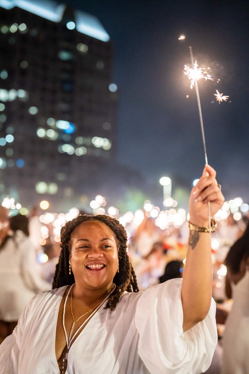 Merci Beaucoup, RICHMOND! THANK YOU!!! On Sept 10th, over 1500 friends donned their white attire and traveled to a secret destination to share in the 5th edition of Le Diner en Blanc Richmond. Oh, what a night! This event was over a year in the making... instagram.com/p/CjY5YOjry_9/…