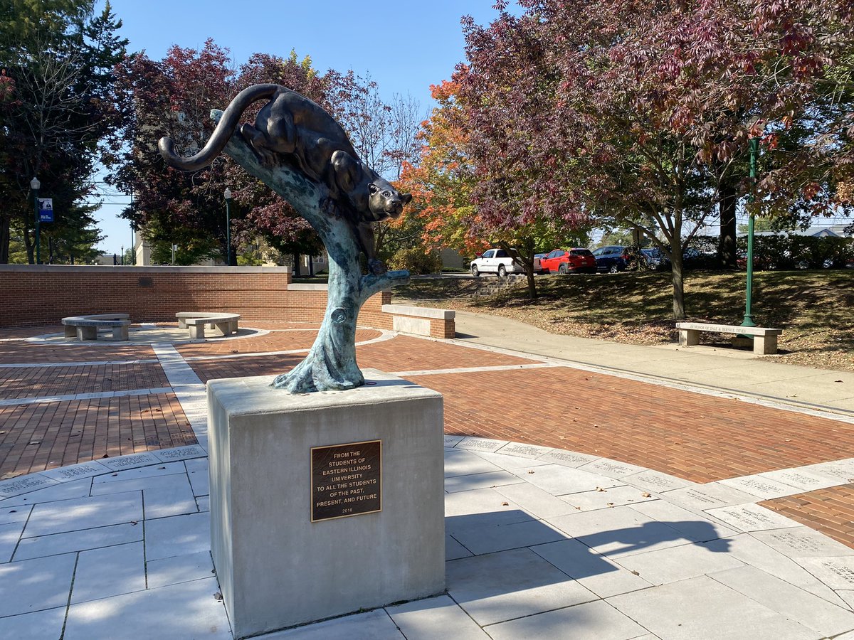 elau_weather's tweet photo. Gorgeous fall day for a stroll around my old stomping grounds. ☀️🍂
Always fun coming back to Charleston to visit #EIU and #WEIU! https://t.co/rsBt9dds9b