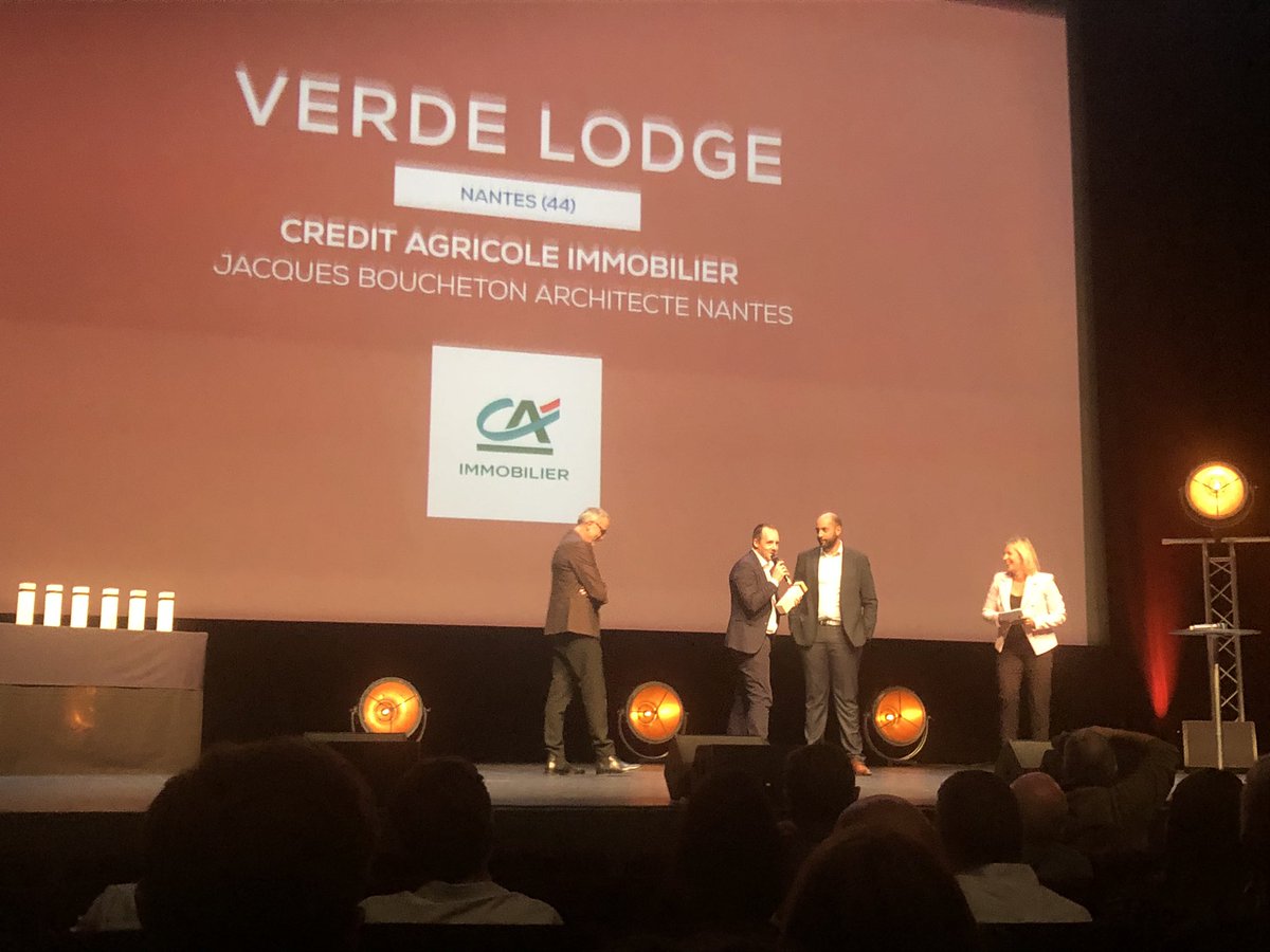 On ramène la coupe à la maison ! 🏆 Notre projet Verde Lodge est lauréat du prix de la conduite responsable des opérations aux pyramides d’argent de la <a href="/fpi_fr/">FPI France</a> ! Bravo à toute l’équipe #créditagricoleimmobilier ! <a href="/CreditAgricole/">Crédit Agricole</a> <a href="/FPIPDL/">FPI Pays de La Loire</a>