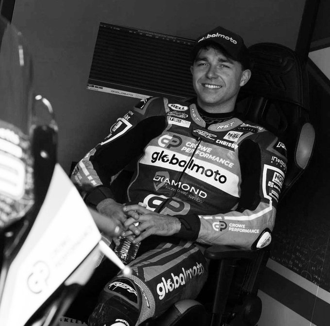 schoolsucks_ass's tweet photo. I can't believe my teacher/ best bike racer @ChrissyRouse has died while being in a medically in juiced coma he was a good member of my school community but as a great member of society I am sending love and prayers to his family. fly high Mr Rouse. fly high. ❤️❤️❤️ https://t.co/EkgaBPPgQN