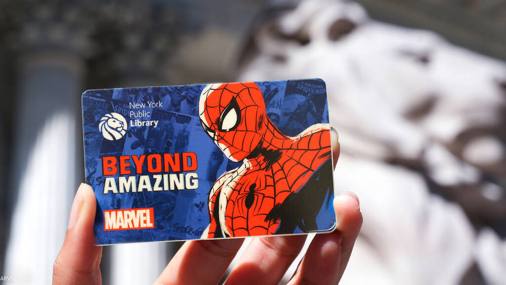 sbibliotecario's tweet image. La Biblioteca Pública de Nueva York celebra el aniversario de Spider Man ➡️bit.ly/3fRkagt 📚🕸️🕷️Para festejar el 60° aniversario de su primera aparición en Amazing Fantasy #15, la #NYPL y Marvel lanzarán una tarjeta conmemorativa. @nypl #AmazingLibraryCard