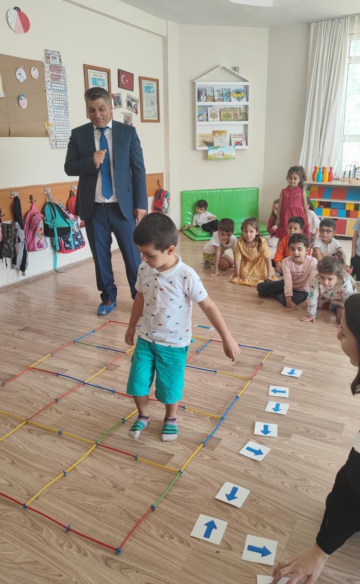 CinarMEM21's tweet image. İlçe Milli Eğitim Müdürümüz Sayın M.Aziz İDE,Çınar Anaokulunu ziyaret edip Kodlama Haftası nedeniyle hazırlanan etkinliklere katıldı. @tcmeb @Diyarbakirmem @Murat4Kucukali @mfgunlu @ideaziz1 #CodeWeek2022