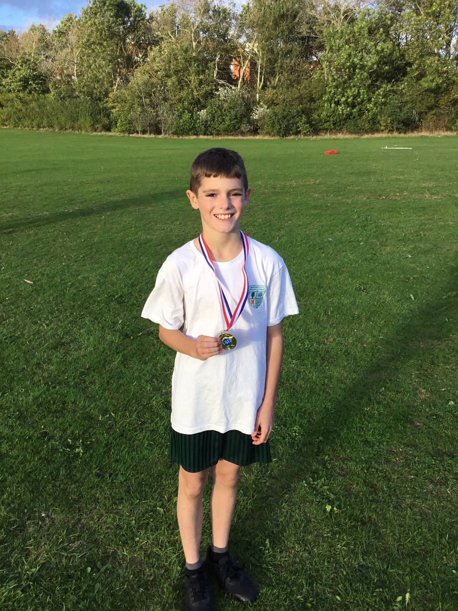 It’s been another great afternoon of Bedford Drive children representing our school in Y4, Y5 and Y6 in Cross Country races 🏃🏿🏃🏼‍♀️

We’re extremely proud of one of our <a href="/bedford_yr6/">YR6</a> boys who finished 5th in his race 🙌🏻🏅